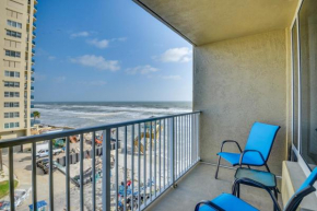 Breezy Daytona Beach Studio with Balcony and Views!